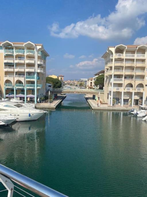 Apartamento Appt 2 pièces Port Fréjus - méga terrasse + garage Exterior foto